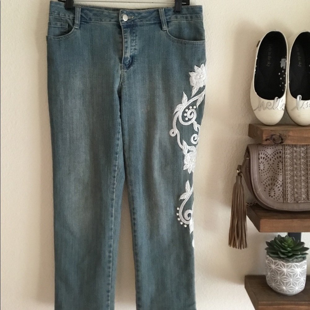 Boston Proper jeans w/white floral embellishments